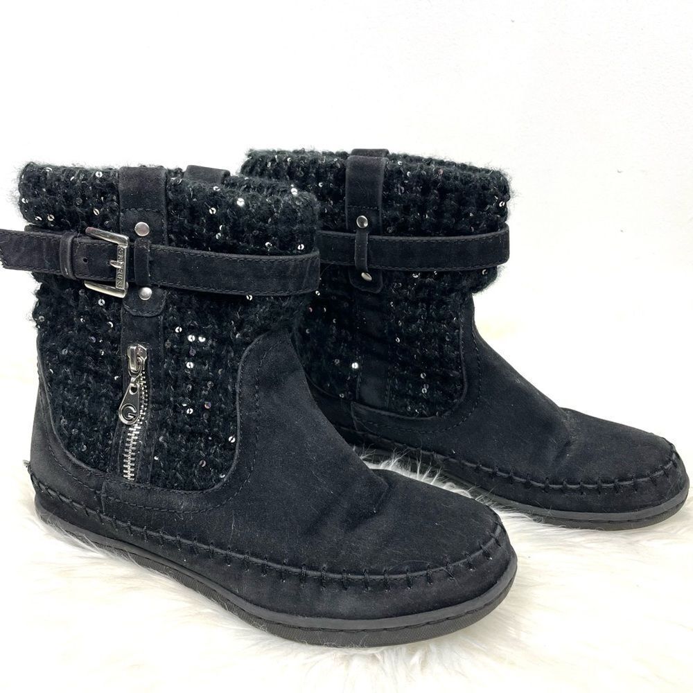 Guess, black suede quilted ankle booties 9M